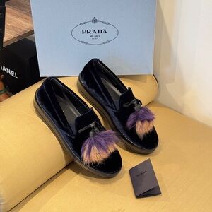 Prada 35MM Women's Velvet
Loafers size‎ 38 1/2